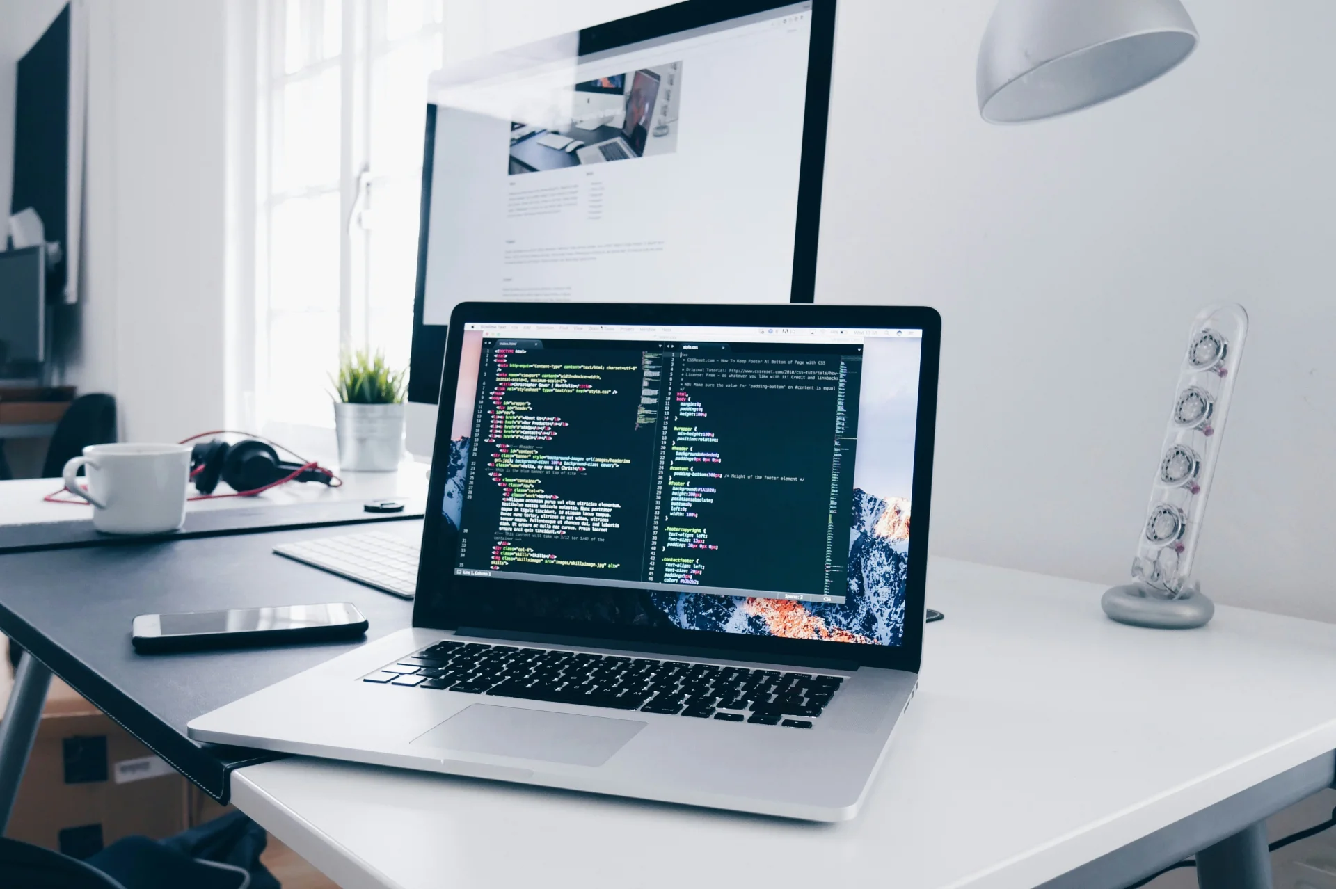 Ilustrasi Layanan Software Development