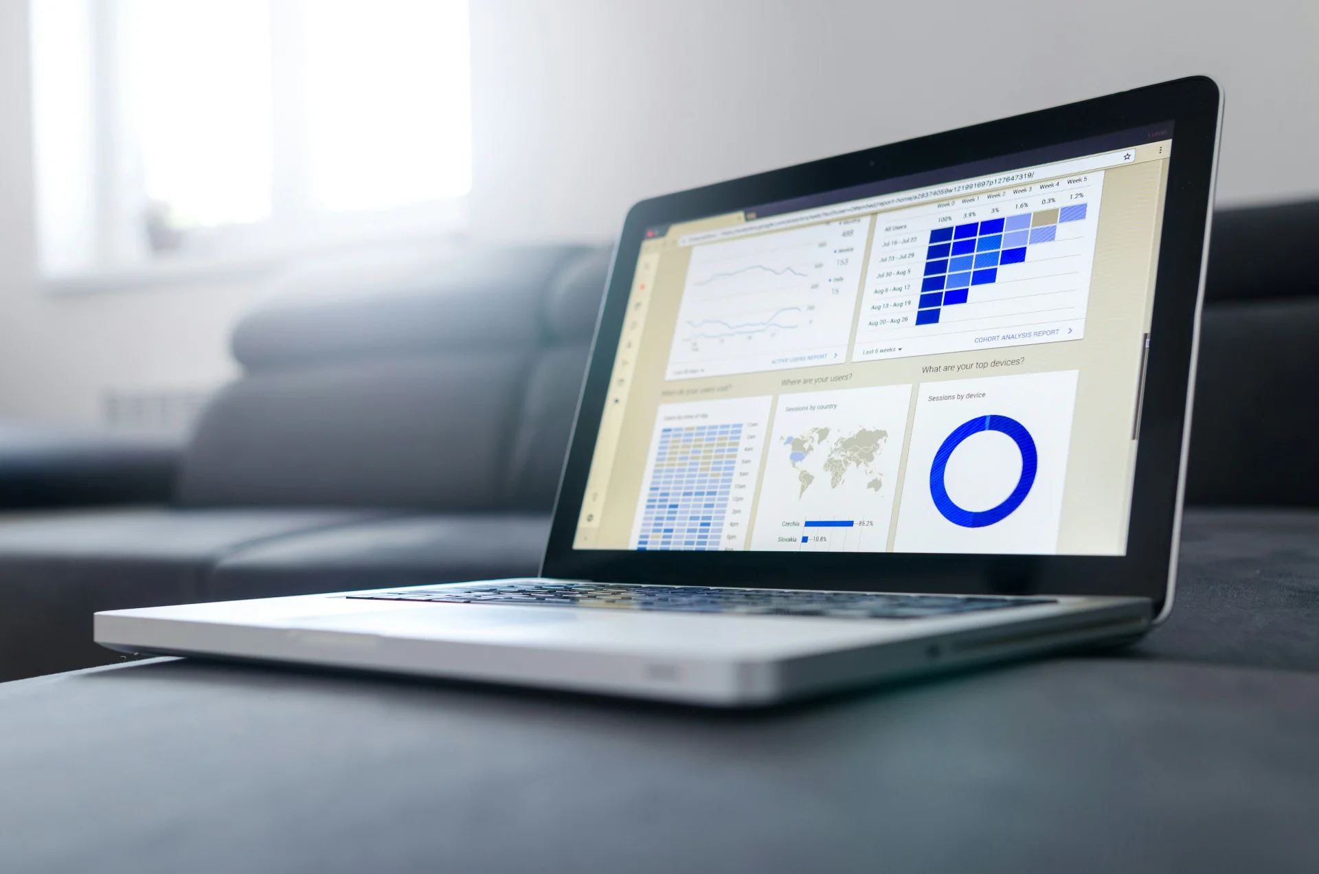 Ilustrasi Layanan Accounting Software