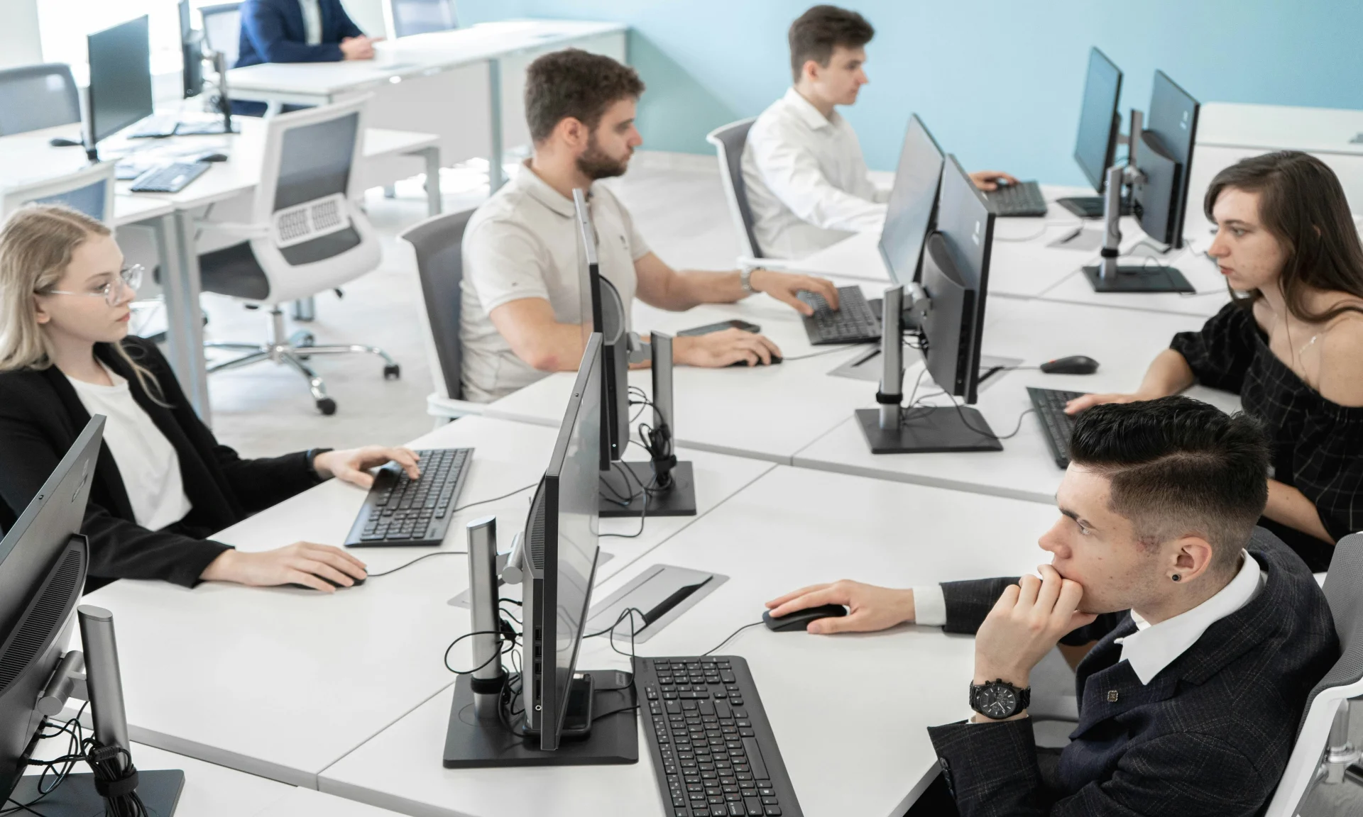 Ilustrasi Layanan Information Technology Outsourcing